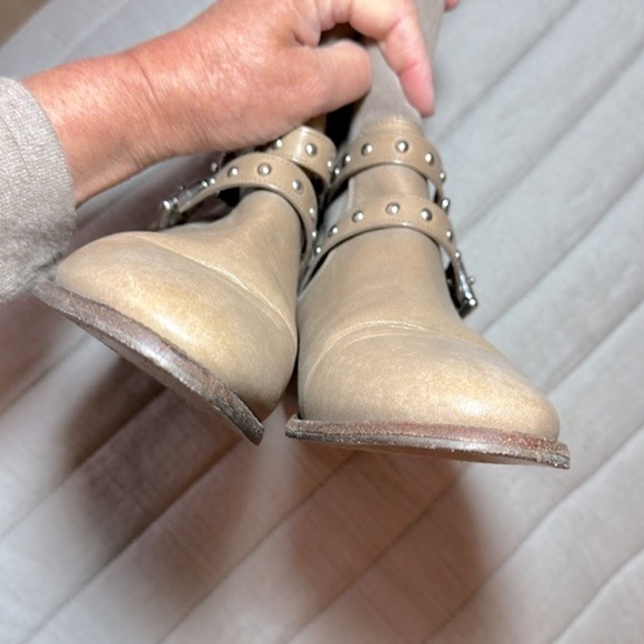 Coach genuine leather, suede booties, size 7.5 - Picture 11 of 11